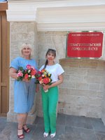 Светлана и Ольга, супруги Кудинова и Жигалова, у здания суда