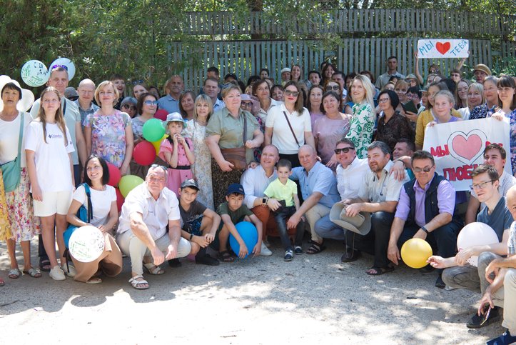 Сергей Климов с друзьями после освобождения