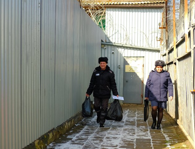 유형지를 떠나는 아르투르 푸틴체프. 2025년 4월 9일