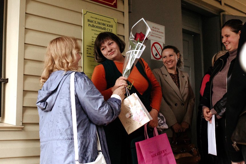 Василина Пенская и Ирина Ушакова были среди тех, кто поддержал Наталью в день приговора. 30 сентября 2025 года