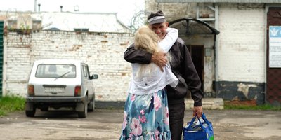 Emotivo reencuentro de Vladímir y Svetlana